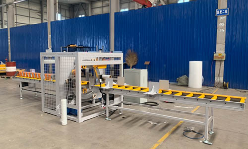 Horizontal wrapping packaging machine is specially designed for long strip materials to achieve efficient wrapping protection and packaging standardization upgrade