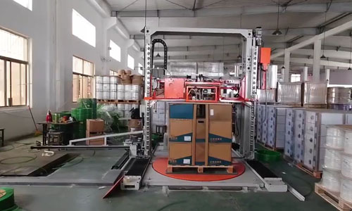 The film wrapping and strapping machine connects the two processes of wrapping and packaging, and completes the whole pallet reinforcement shipment with one click